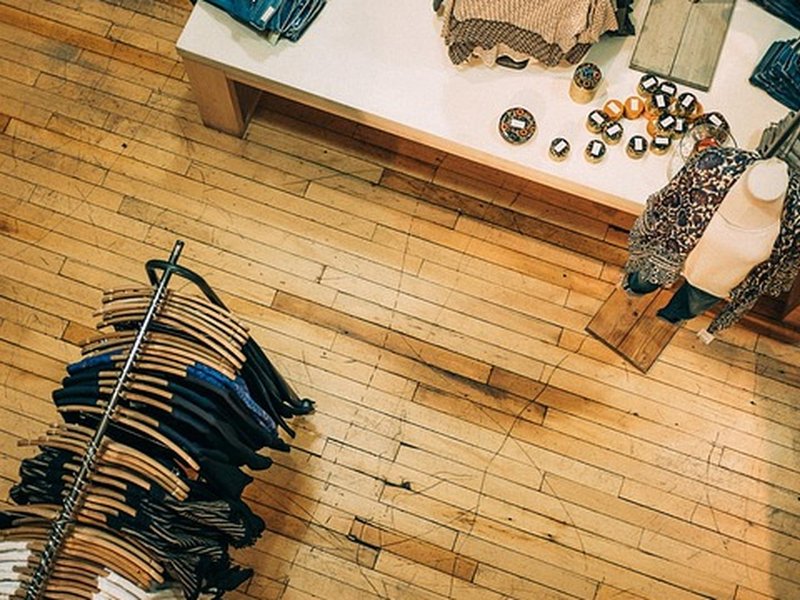 Wat is het verschil tussen retail en detailhandel?